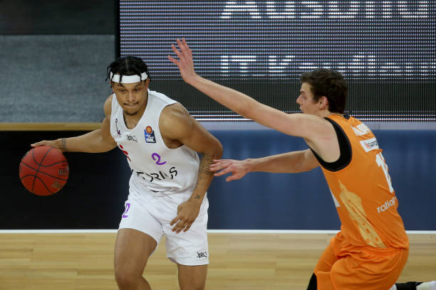 在亚洲球员 在亚洲球员