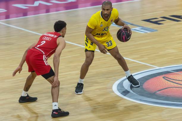 球场上反复 球场上反复