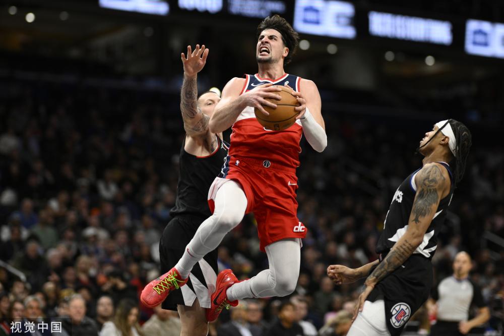 他坚持训练 他坚持训练