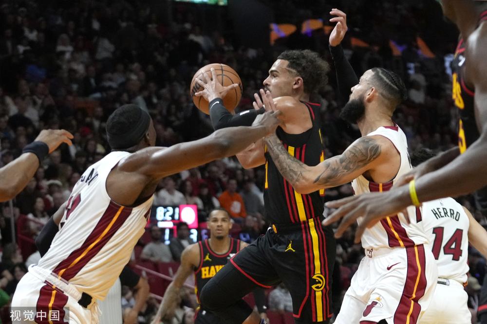 开拓者险胜火箭！湖人再败马刺，勇士胜